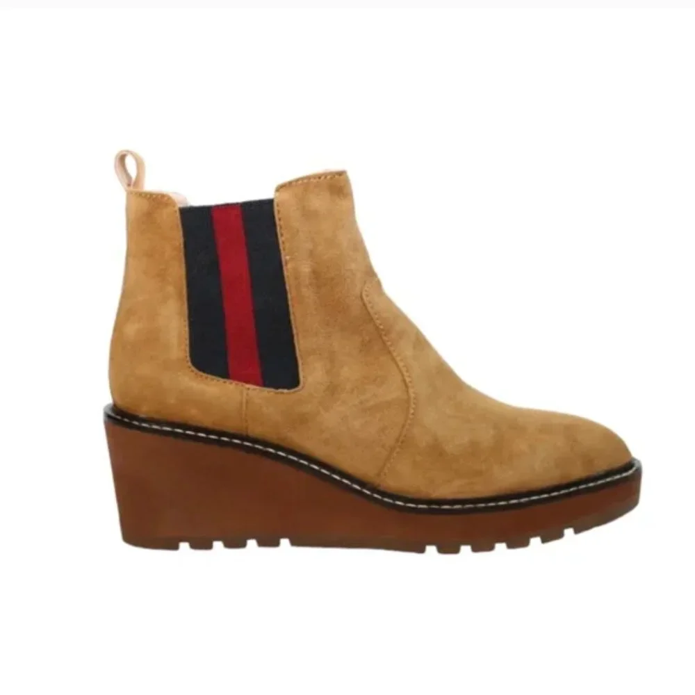 Suede Boots NIB size 8.5